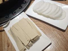 -茸梅路右拐龙虾-农家菜(松江店)