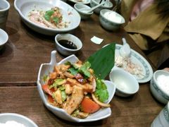 -大头虾越式风味餐厅(光明广场店)