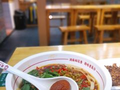 辣椒小鲜肉米粉-呷佬·长沙手工米粉(金沙江路店)