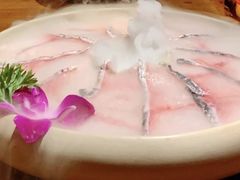 -东巴人鱼豆花火锅(幸福街店)