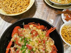 -巴厘龙虾·榜首油焖大虾(音乐学院·沿江酒馆店)