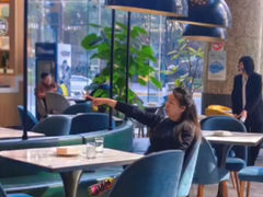 -上海南京路步行街假日酒店
