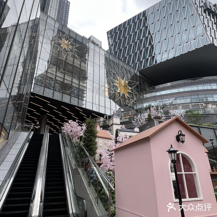 汉口万象城4楼！！！都给我冲！！