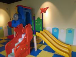 -欢乐悠游婴儿游泳(金碧花园店)