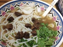 -鑫花溪牛肉米粉(人民广场店)