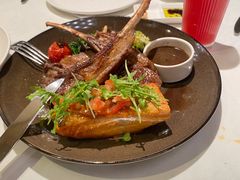 -三亚亚龙湾瑞吉酒店·宴悦Driftwood·游水海鲜·牛排·草坪·私人定制