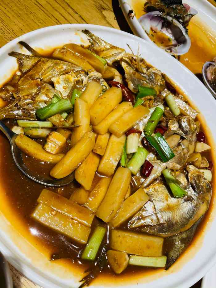 宝燕海鲜大排档(虹桥路店)-"跟着跑朋友一起来到宝燕吃海鲜,路途有点