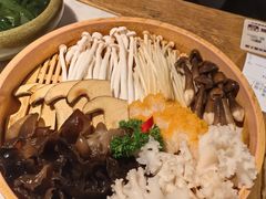 -尚尚仙·酸汤猪手·猪肚鸡火锅(华联万柳购物中心店)