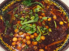 重庆酸辣粉-鑫巴蜀小镇 · 水煮鱼专研店(玉桥店)