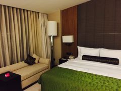 -上海滴水湖皇冠假日酒店