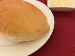 餐前面包加黄油-红房子西菜馆(淮海中路店)