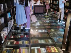 -钟书阁(松江泰晤士小镇店)