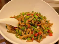 干豆角炒肉-何氏海产海鲜餐厅(体育中心店)
