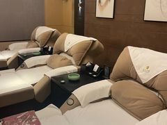 -金色印象·4k影院式足体养生(龙腾路店)