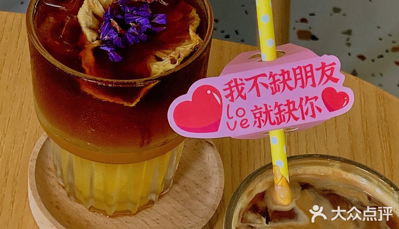 汉街临🈳咖啡馆里装满了“神奇宝贝”