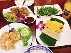 -Dang restaurant (patong phuket)