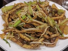 -泉畔人家·老济南经典鲁菜(大明湖店)