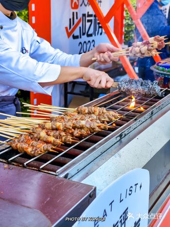 拍下小吃快餐制作现场|电炉烤的羊肉串味道其实也不错！
