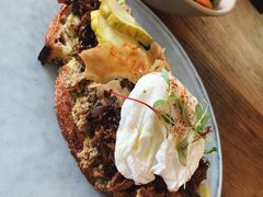 慢煮牛肉温泉蛋吐司-O'mills Sourdough Bakery&Bistro(永嘉路店)