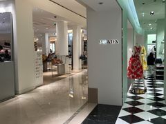 -乐蓬马歇百货公司(Rive Gauche)