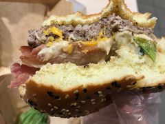 安格斯厚牛培根堡-麦当劳(沙河店)