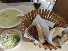-闫家驴肉老店(华电一校店)