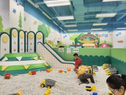 -莫莉幻想儿童乐园(武汉保利广场店)