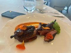 碳烤乳鸽，甜豆，旱金莲醋汁-Jean Georges