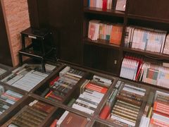 -钟书阁(松江泰晤士小镇店)