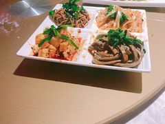 -艳阳天民俗村(公园路店)