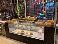 面包甜点陈列柜-美食汇自助餐厅(兰州万达文华酒店)