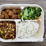 红烧小丸子盒饭