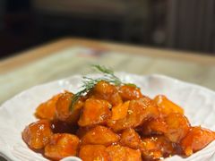 香菠咕咾肉（鸡肉）-吴越荣记苏州菜·松鼠桂鱼 100% 活鱼现做(月光码头店)