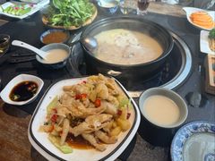-大匠工房古船木艺术餐厅·猪肚鸡专门店(长白仙岛店)
