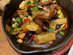 -云海肴·汽锅鸡·云南菜(天山百盛优客店)