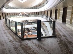 -上海滴水湖皇冠假日酒店