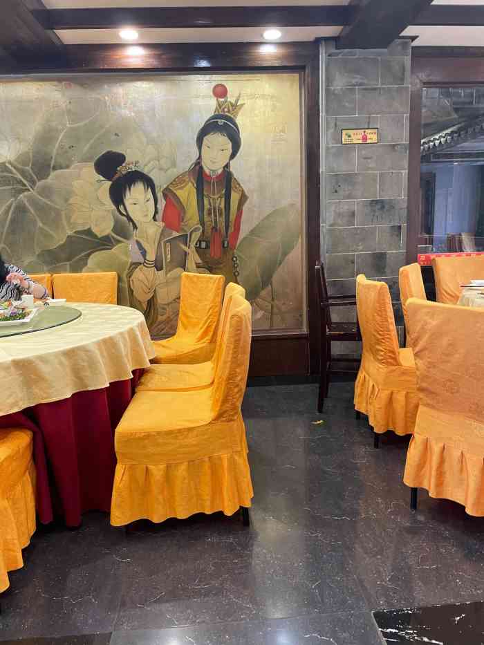 石湖大酒店(桐泾店)-"附近没什么饭店,于是我又去了,这次就是吃.