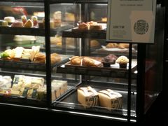 面包甜点陈列柜-星巴克臻选(上海长风大悦城店)