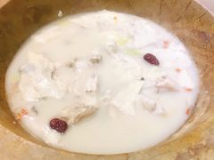 -滇香肴·云南菜蒸汽石锅鱼(云南北路店)