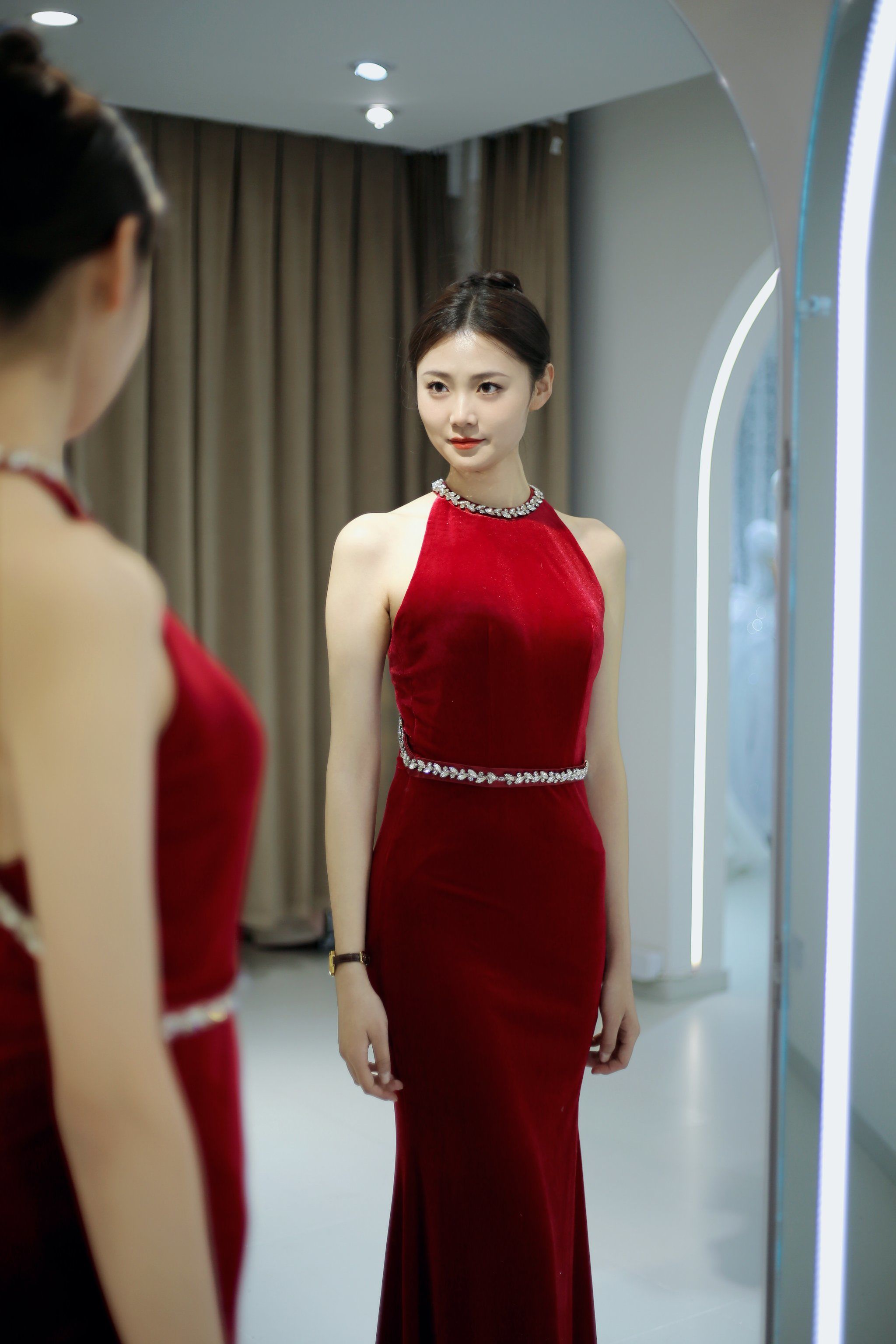 好看的红丝绒礼服