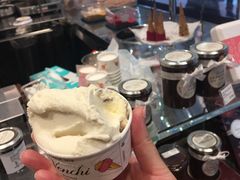 -VENCHI 闻绮(上海佛罗伦萨小镇店)
