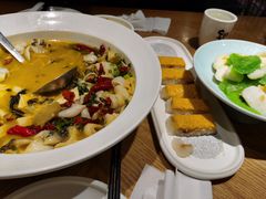 -宽鲜锅贴家常菜(永旺东部购物中心香港中路店)