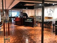 -柏斯音乐艺术中心·钢琴·吉他(上音店)
