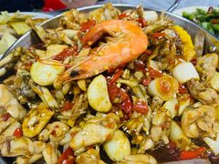 牛蛙爱上虾-小民大排档(光谷店)
