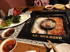 -老牌坊云南鱼豆花火锅(哈西万达店)