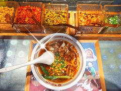 -呷佬·长沙手工米粉(金沙江路店)