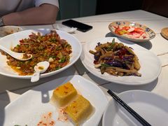 -阿瓦山寨·湘菜现炒·剁椒鱼头王(咸阳总店)