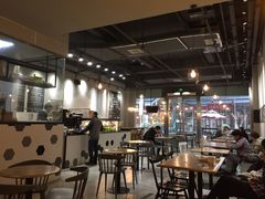 大堂-HELLO 27 意面·沙拉·帕尼尼