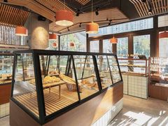 面包甜点陈列柜-Dough&Joe团憩(瑞虹天地月亮湾店)