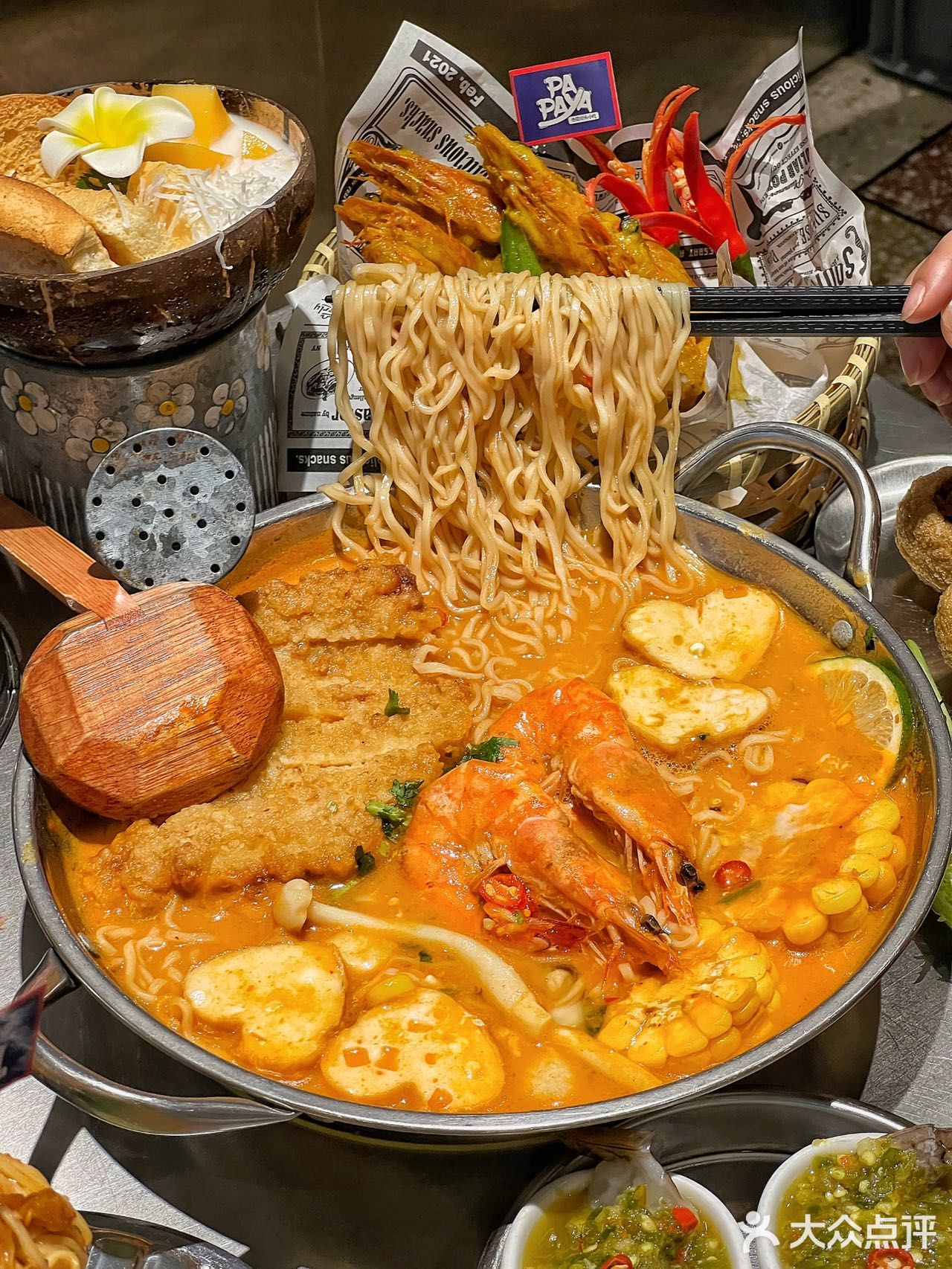 去什么洪崖洞！只想跟朋友吹嘉陵江风吃泰餐